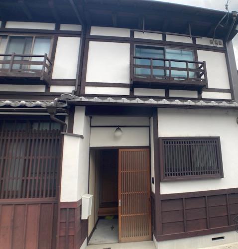 Exterior of Chudouji Machiya SA